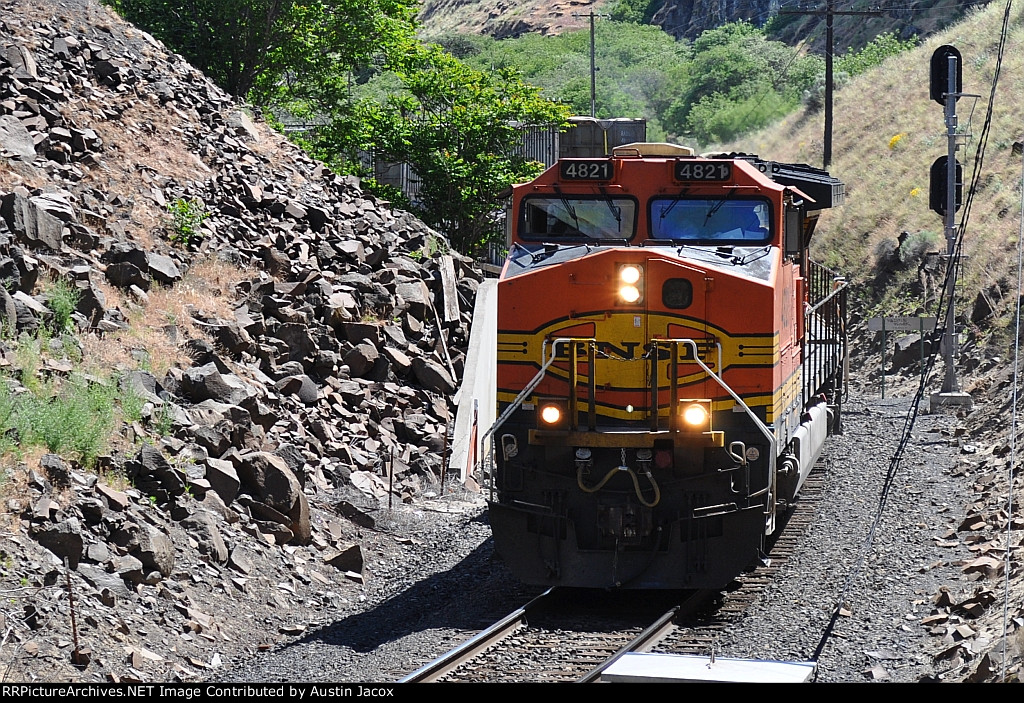 BNSF 4821